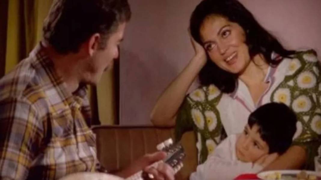 Selvi Boylum Al Yazmalım'ın çocuk yıldızı Samet'i son haliyle ağızları açık bıraktı! Meğer usta oyuncunun kızıymış... 3